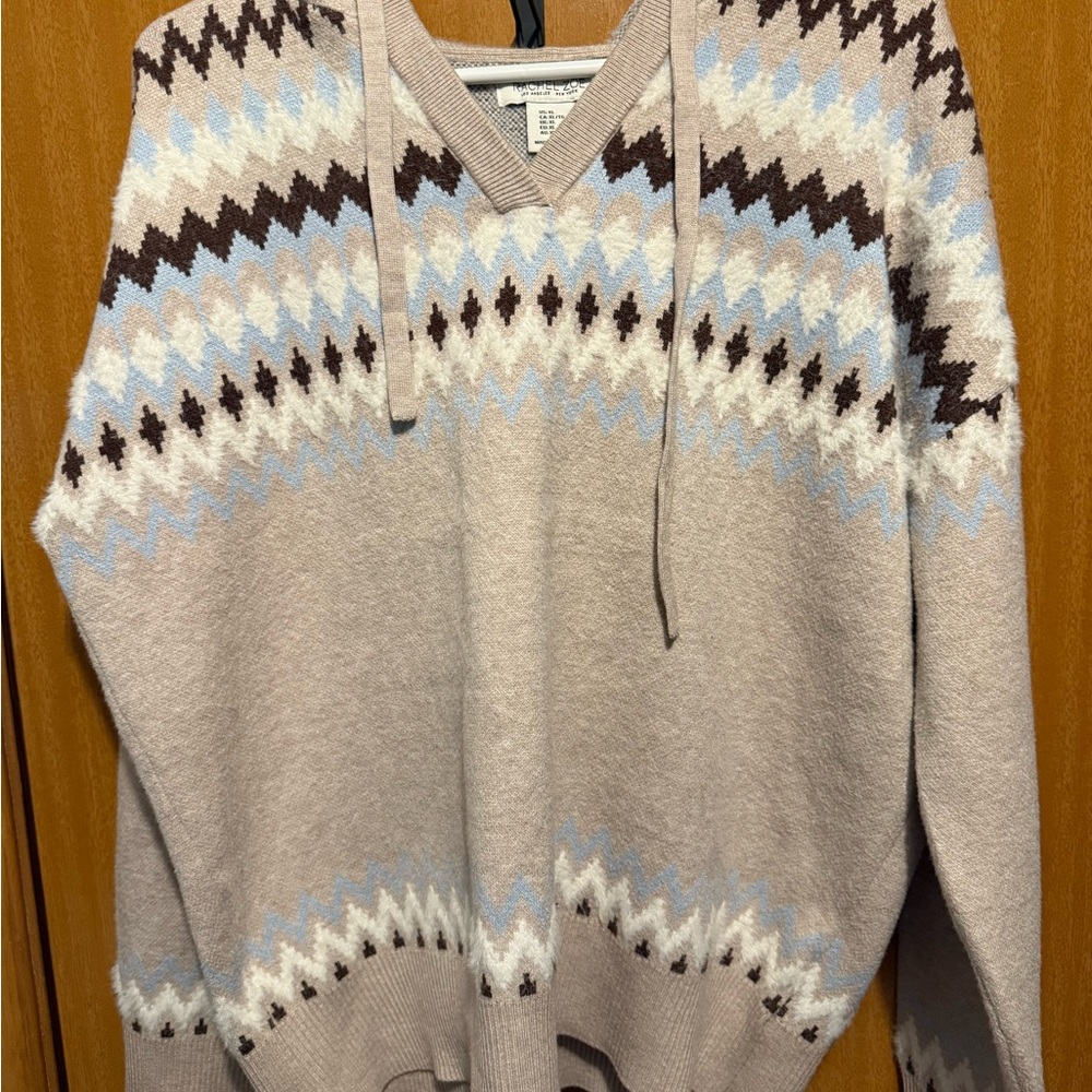 Rachel Zoe V-Neck hoodie Sweater in Beige and Blue Zigzag
